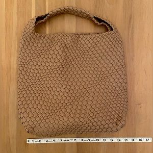 Beige vegan woven shoulder bag